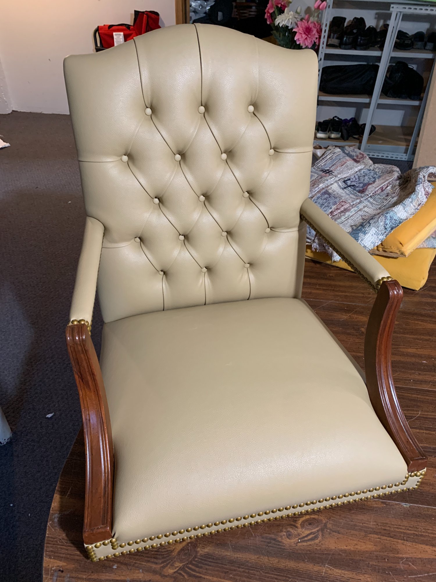 Tufted armchair